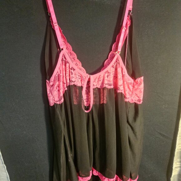 Pink and Black Lace Mesh Slip Top. No Brand Tag. Size XXL. - Picture 2 of 4